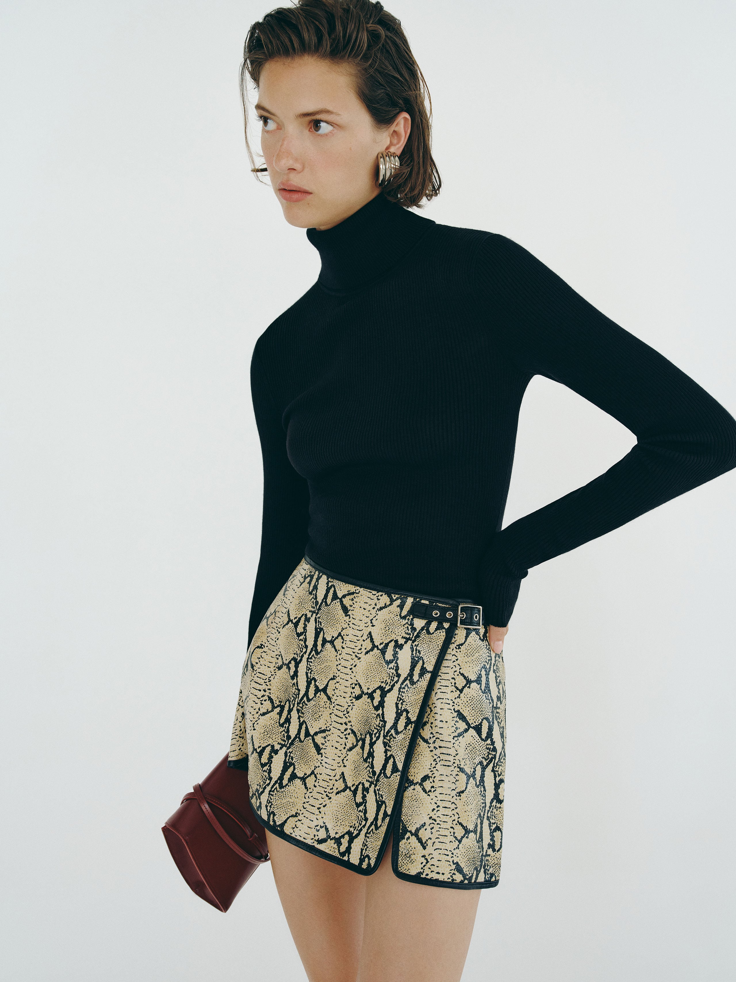 Ophelia Tissue Cashmere Turtleneck